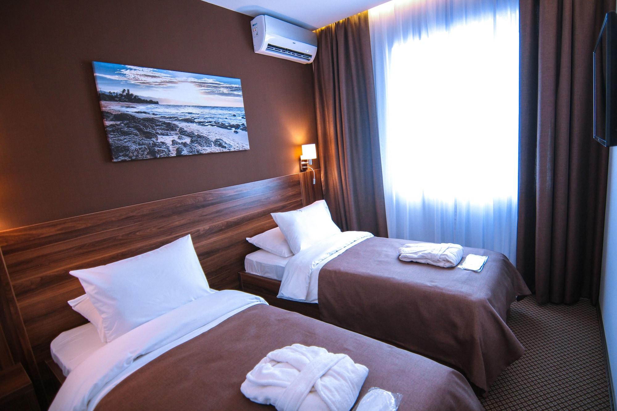 Sky Inn バトゥーミ エクステリア 写真