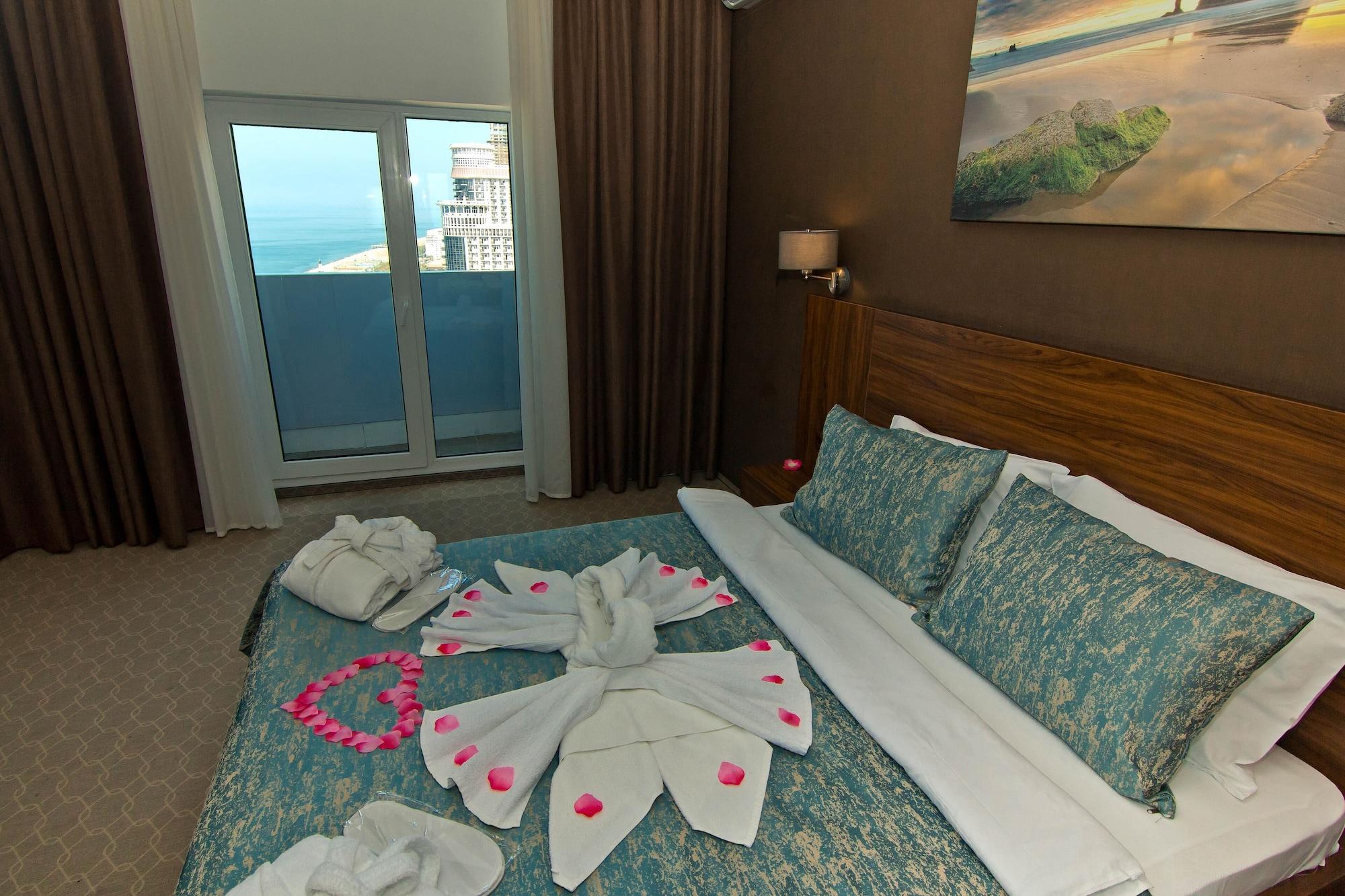 Sky Inn バトゥーミ エクステリア 写真