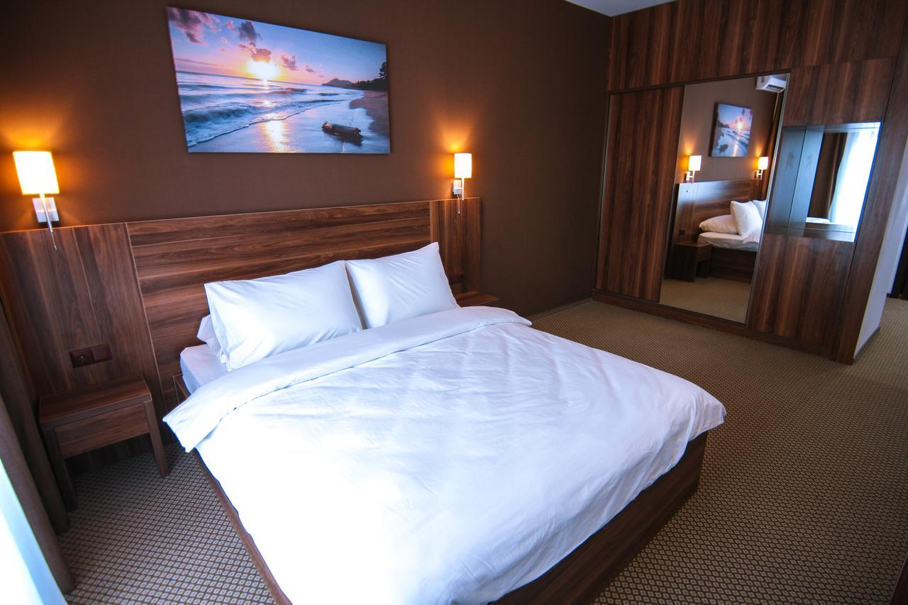 Sky Inn バトゥーミ エクステリア 写真