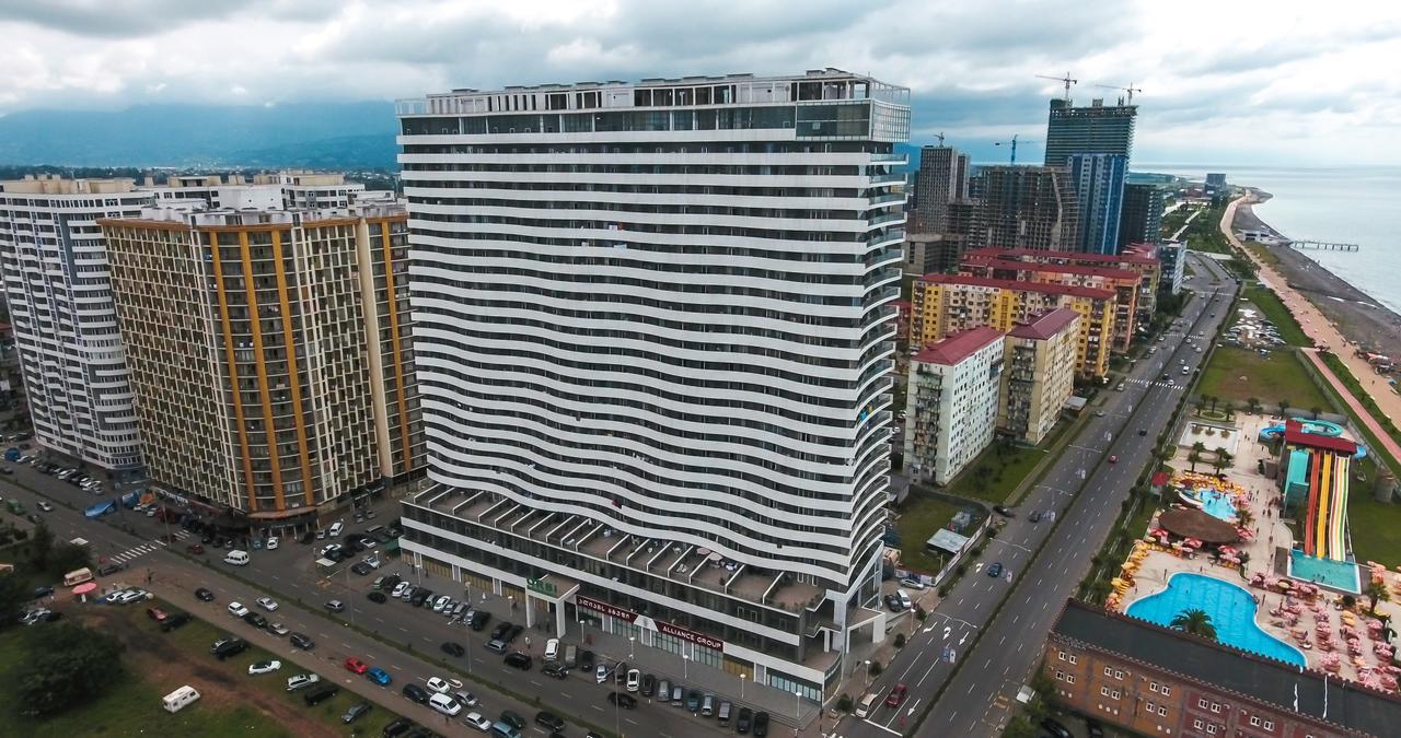 Sky Inn バトゥーミ エクステリア 写真