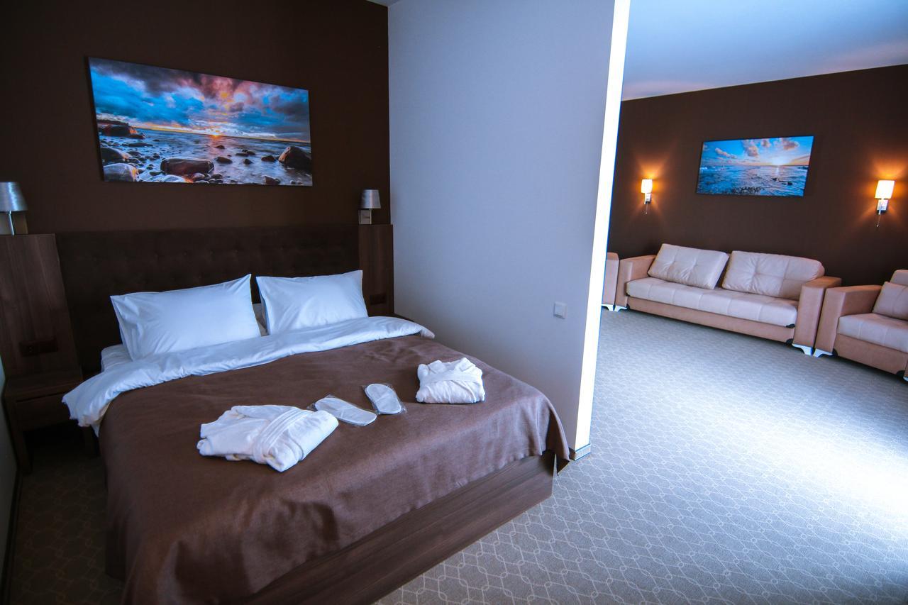 Sky Inn バトゥーミ エクステリア 写真