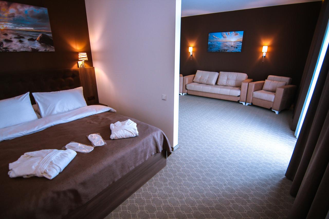 Sky Inn バトゥーミ エクステリア 写真