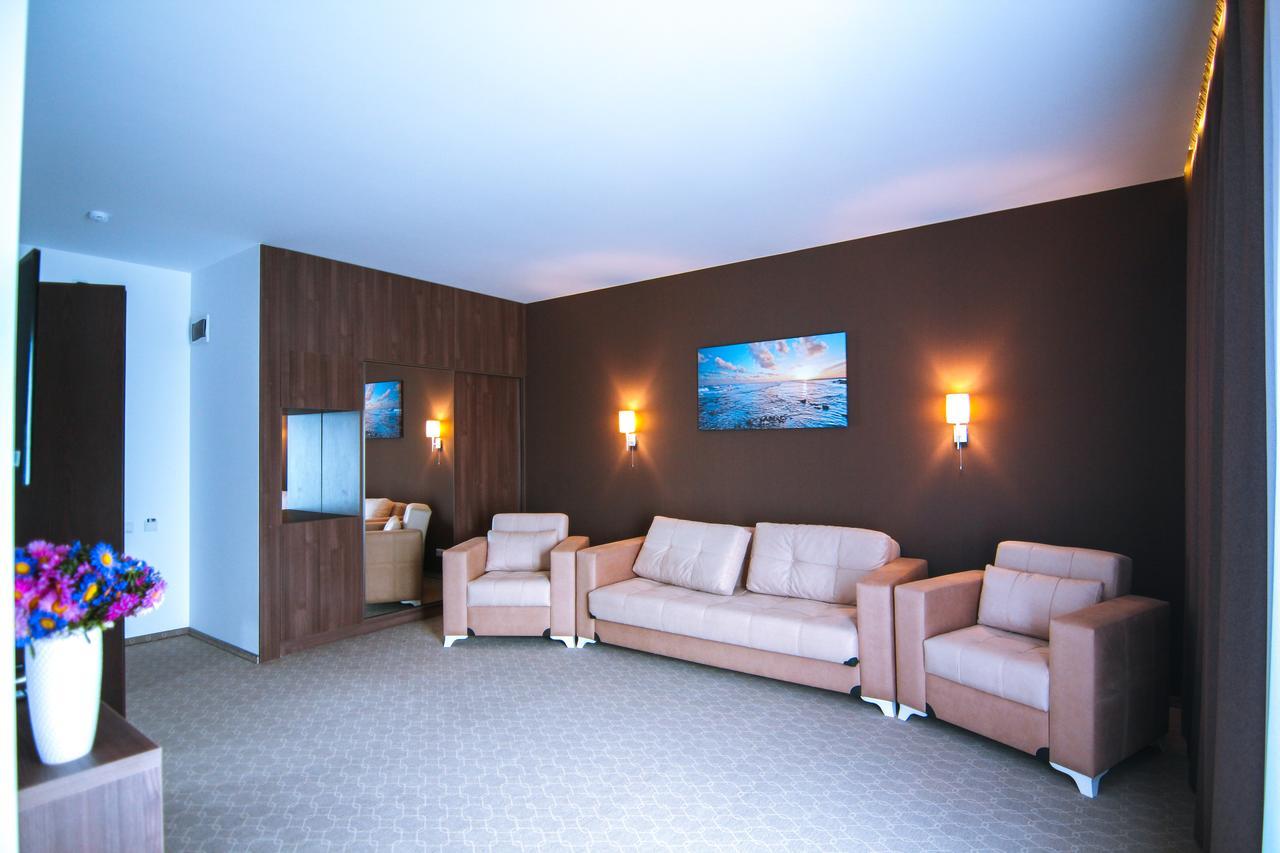 Sky Inn バトゥーミ エクステリア 写真
