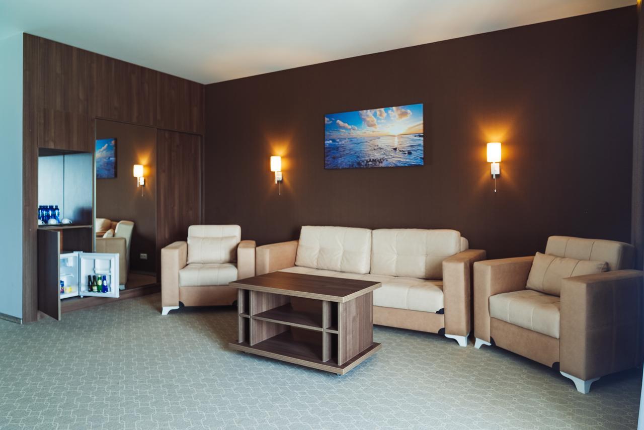 Sky Inn バトゥーミ エクステリア 写真