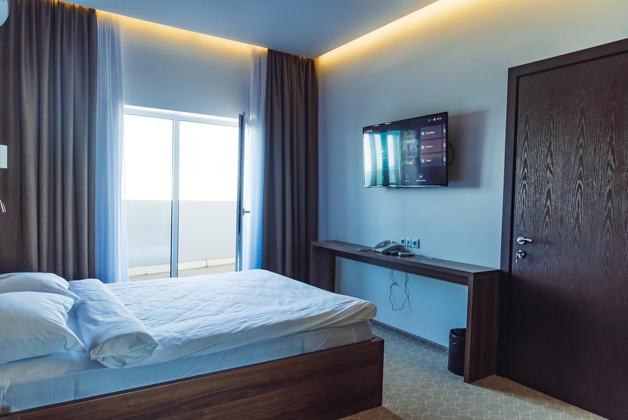 Sky Inn バトゥーミ エクステリア 写真