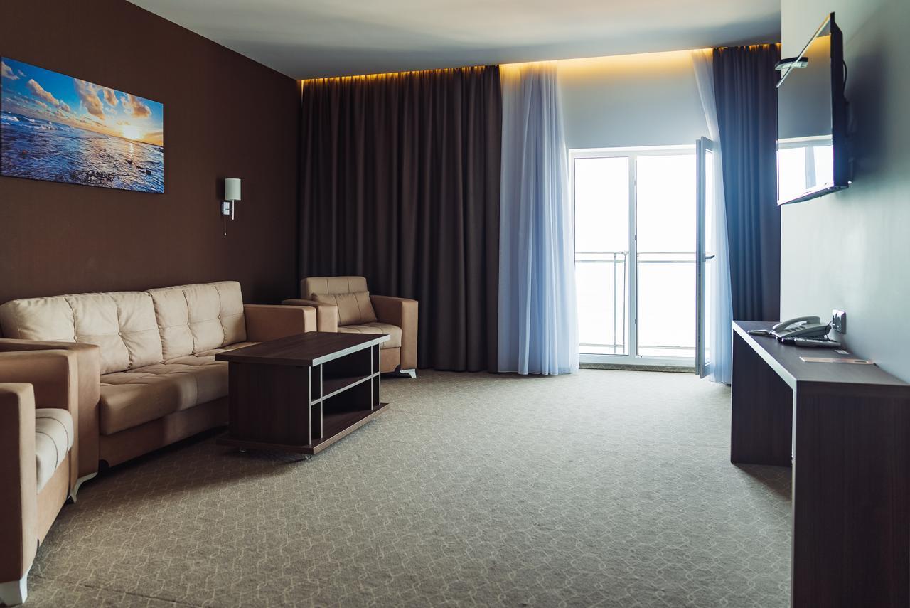 Sky Inn バトゥーミ エクステリア 写真