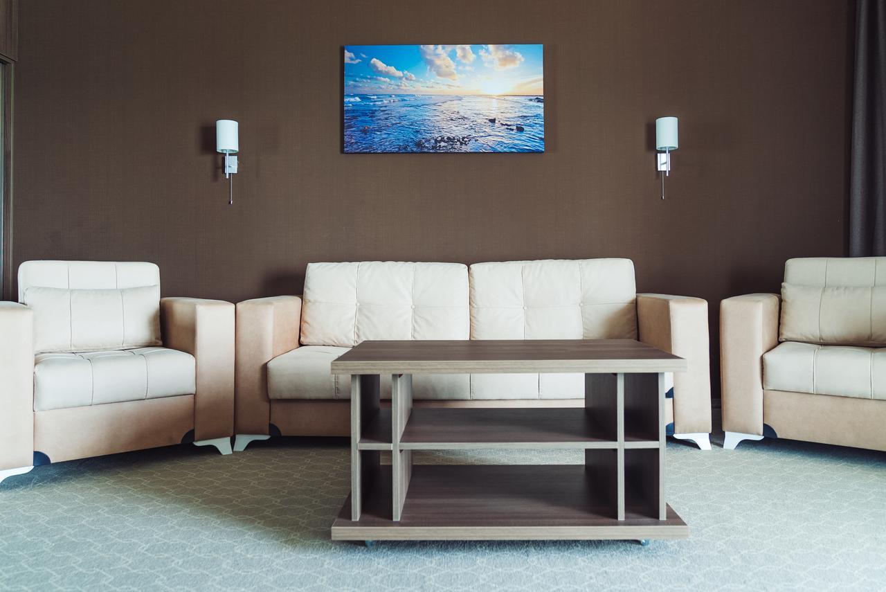 Sky Inn バトゥーミ エクステリア 写真