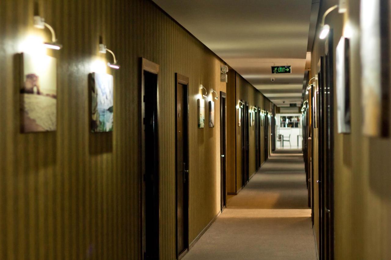 Sky Inn バトゥーミ エクステリア 写真