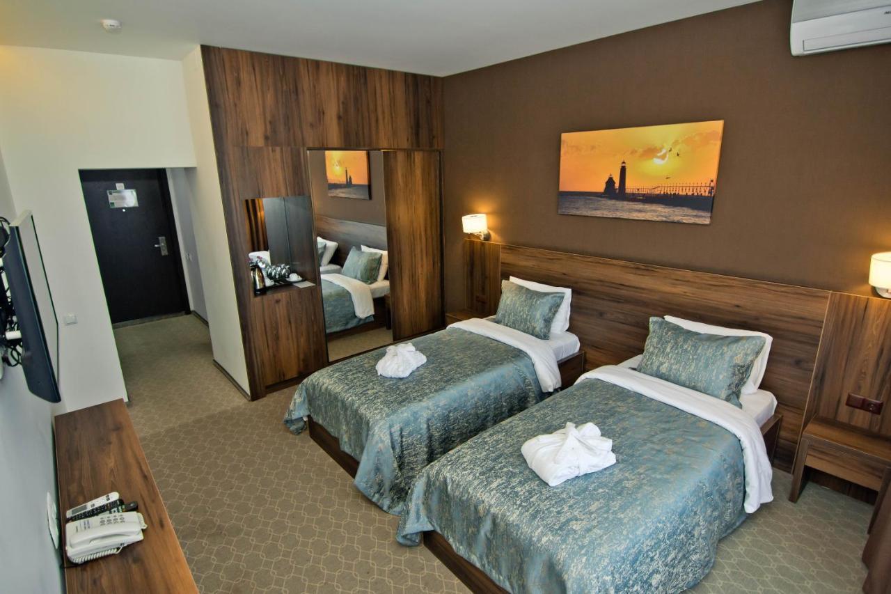 Sky Inn バトゥーミ エクステリア 写真