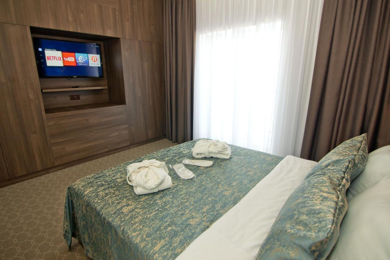 Sky Inn バトゥーミ エクステリア 写真