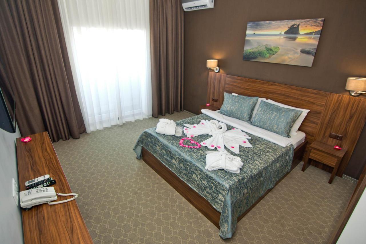 Sky Inn バトゥーミ エクステリア 写真